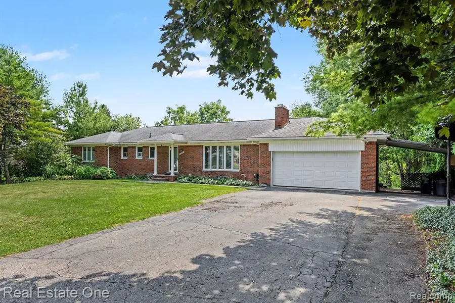2888 Colonial, Bloomfield Hills, MI 48304 - #3