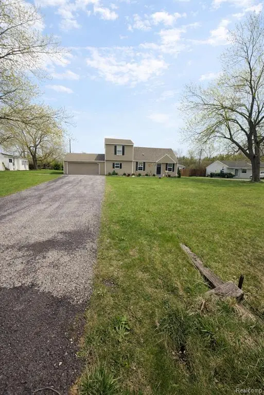 30155 Fort, Brownstown, MI 48173