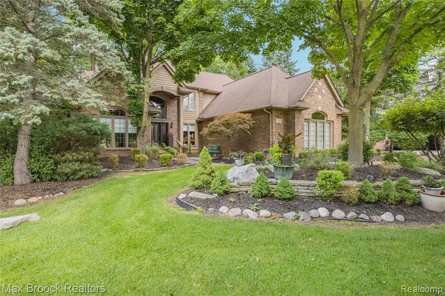 7398 Autumn Hill, West Bloomfield, MI 48323 - #2