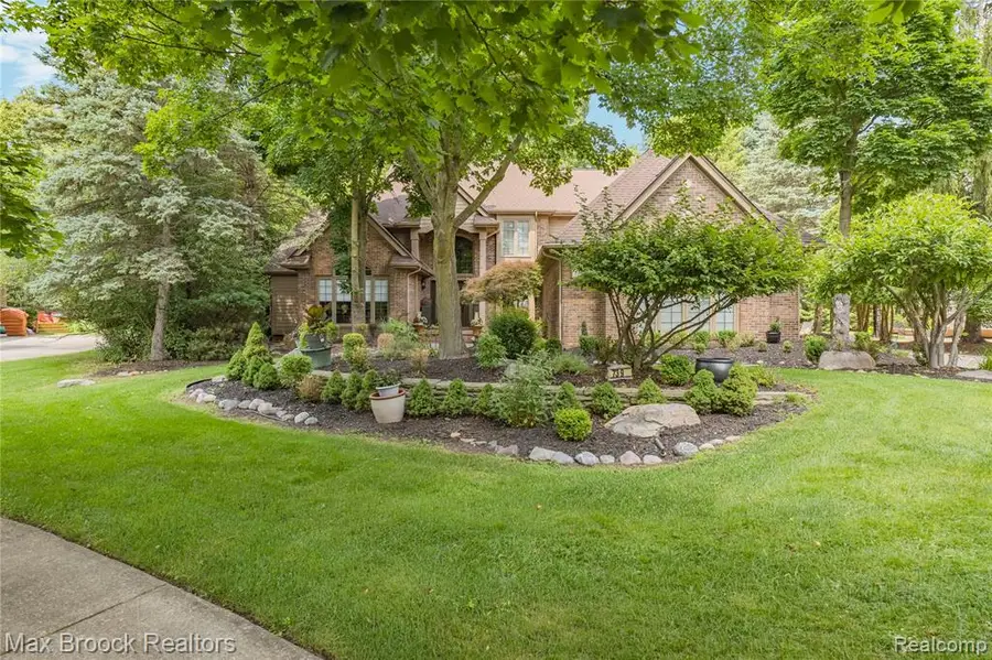 7398 Autumn Hill, West Bloomfield, MI 48323 - #3