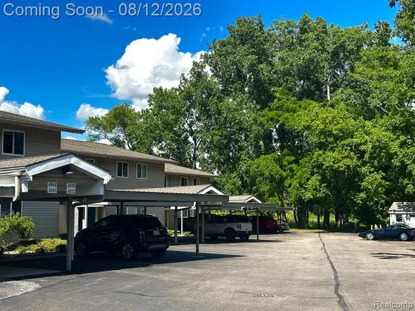 4932 Lake Point, Waterford, MI 48329