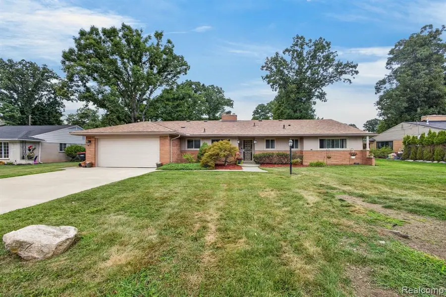 22902 S Bellwood, Southfield, MI 48034 - #2