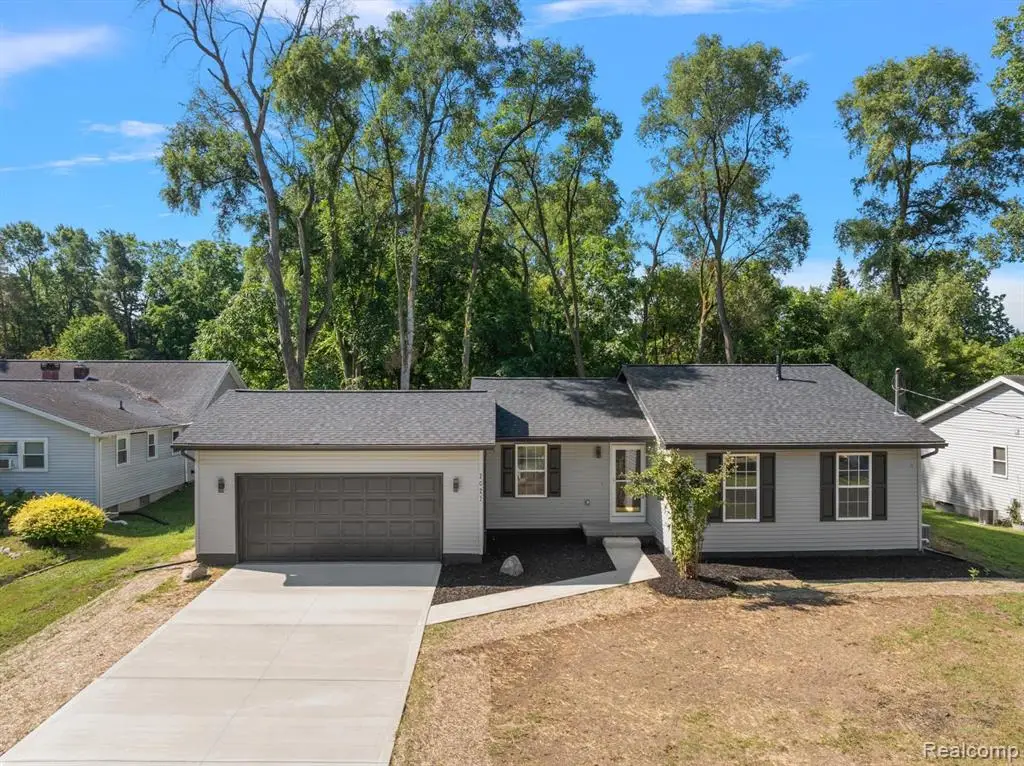 2022 Robinson, Lansing, MI 48910 - #1