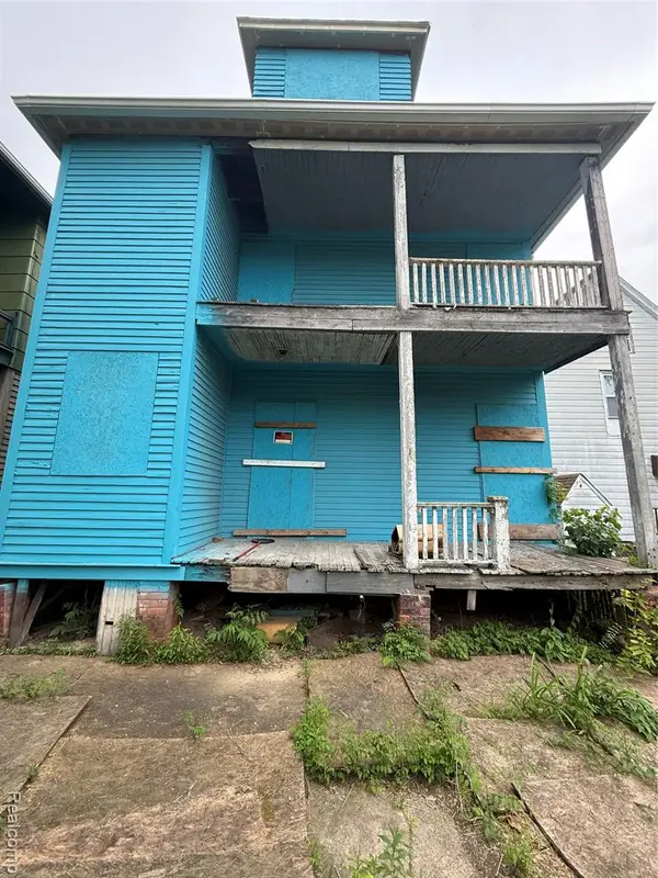 5424 Iroquois, Detroit, MI 48213