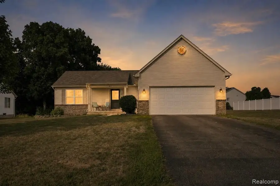 8074 Bradbury, Grand Blanc, MI 48439 - #2