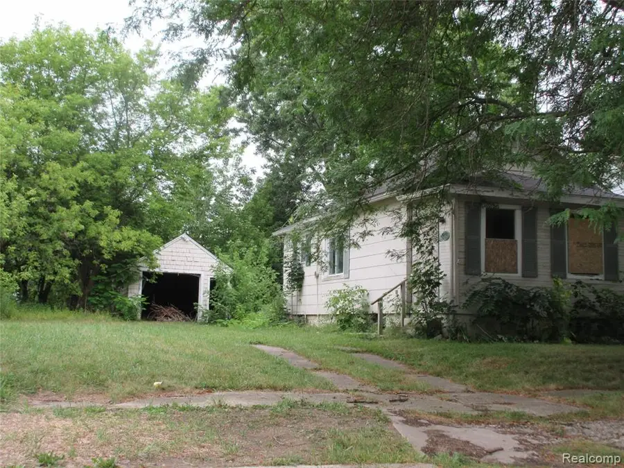 915 Stocker, Flint, MI 48503 - #2