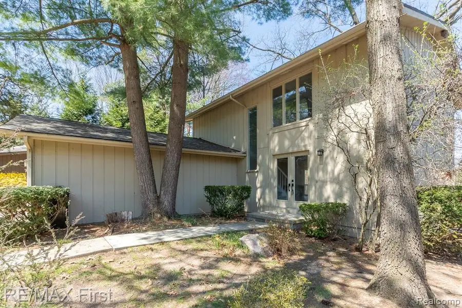 6620 Red Cedar, West Bloomfield, MI 48324 - #3