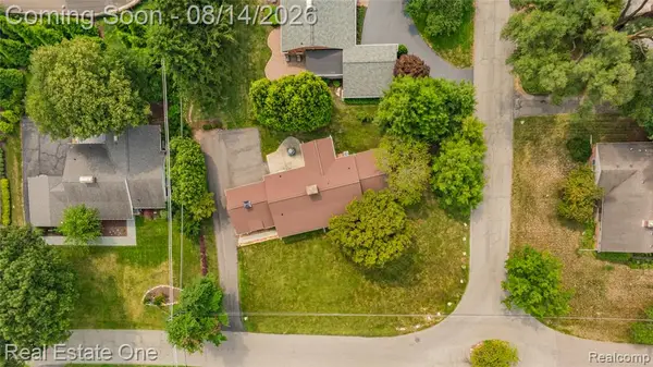 Vac Orchard, Bloomfield Hills, MI 48301