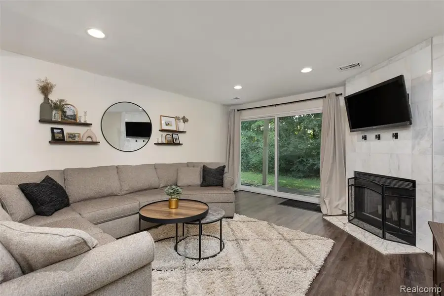 31444 Orchard, Farmington Hills, MI 48334 - #2