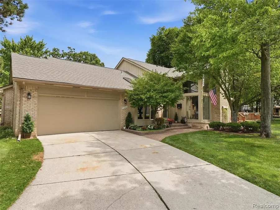 43162 W Kirkwood, Clinton Township, MI 48038 - #2