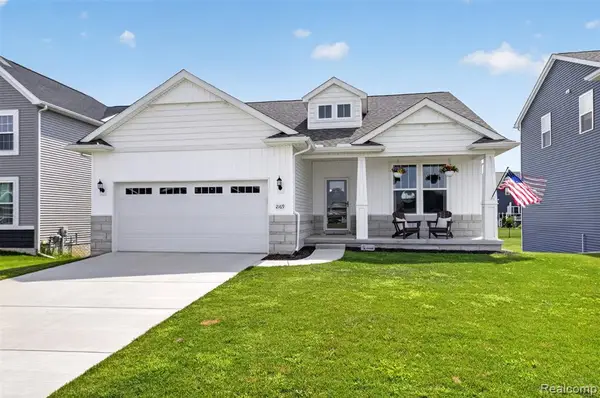 2169 Dabate, Howell, MI 48843