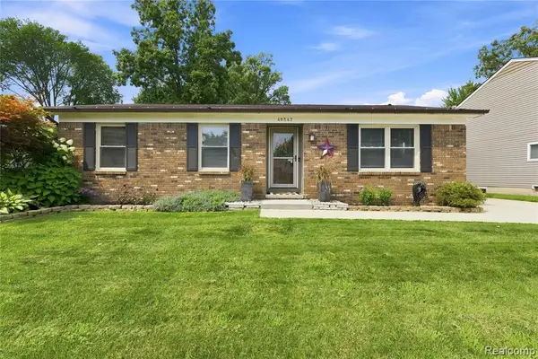 48547 Kelly Lea Lane, New Baltimore, MI 48051