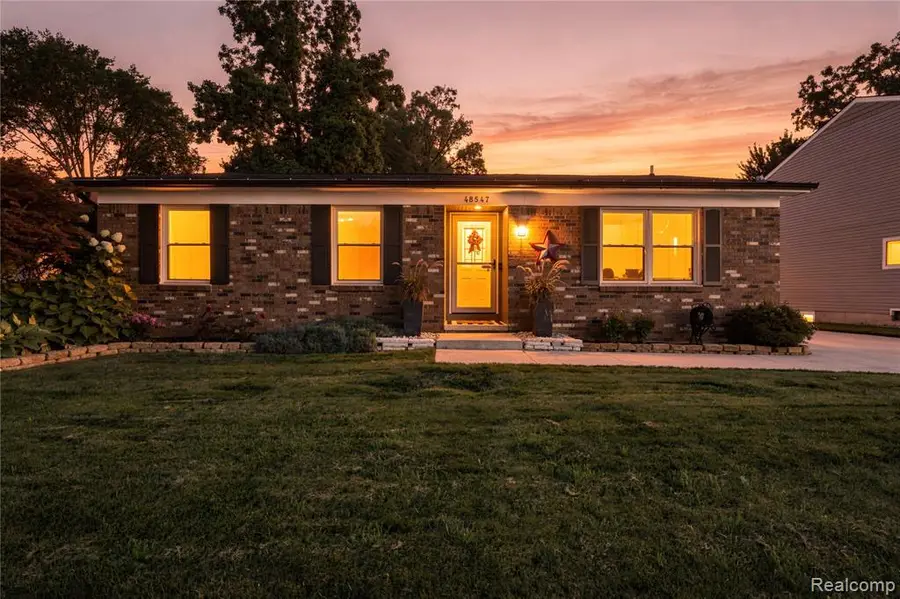 48547 Kelly Lea Lane, New Baltimore, MI 48051 - #3