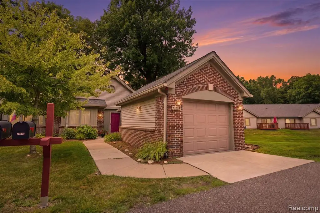 21305 Juniper #61, Farmington Hills, MI 48336 - #1