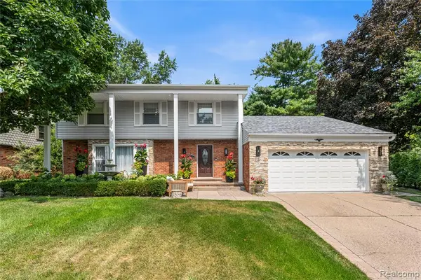 3325 Newgate, Troy, MI 48084