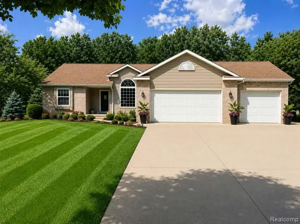 10070 N Fenton, Fenton, MI 48430