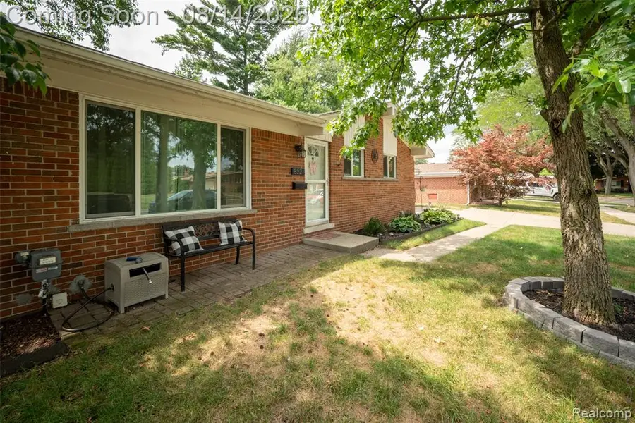 8921 Harvey, Livonia, MI 48150 - #3