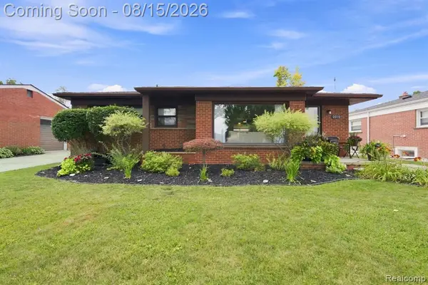 2010 Grange, Trenton, MI 48183