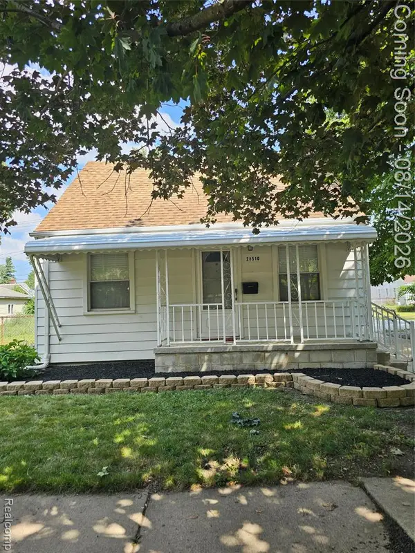 28510 Hillview, Roseville, MI 48066