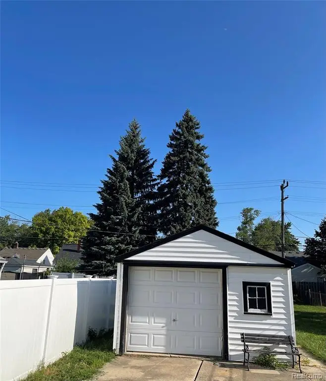 940 Saint Johns, Lincoln Park, MI 48146 - #2