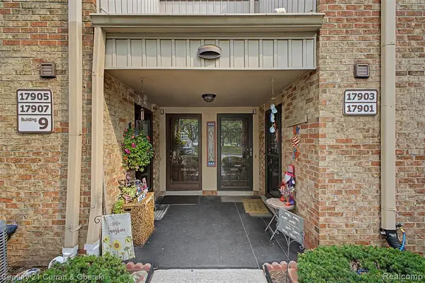 17905 University Park Drive #99, Livonia, MI 48152