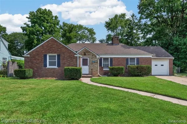 27786 California, Lathrup Village, MI 48076