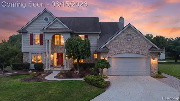 18145 Queensbury, Livonia, MI 48152