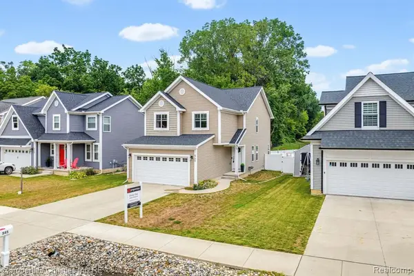 545 S Winding, Waterford, MI 48328