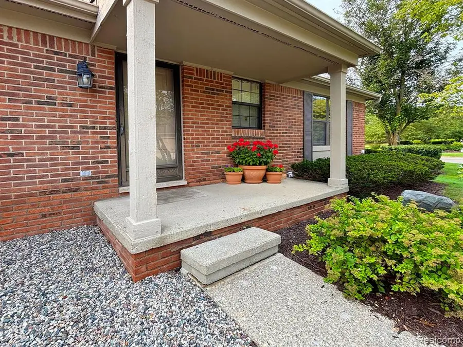 7274 Westchester #8, West Bloomfield, MI 48322 - #2