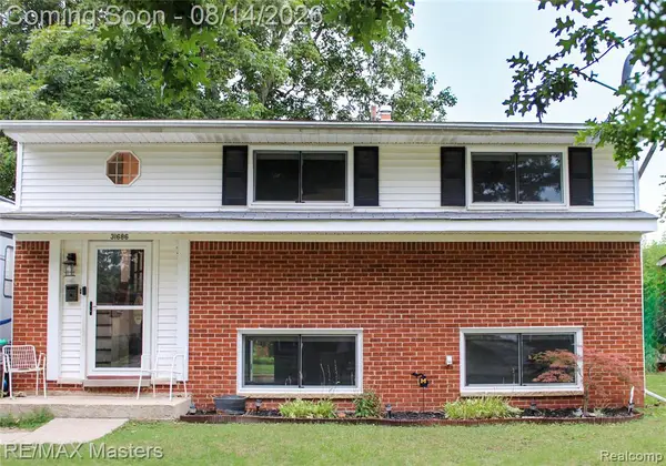 31686 Hazel, Rockwood, MI 48173