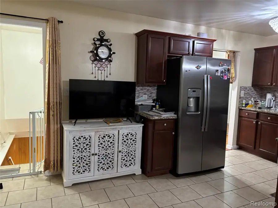 25132 St Clement, Warren, MI 48089 - #3
