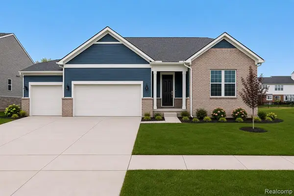 50745 Crusader, Macomb, MI 48044