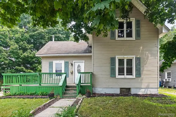 203 Grant, Holly, MI 48442