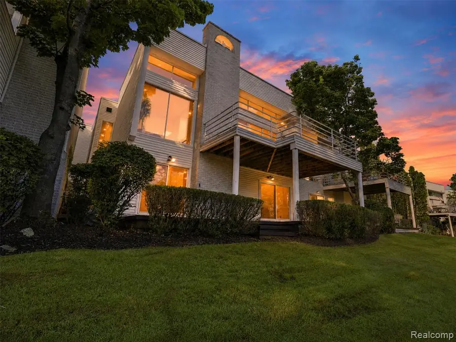 1756 Alexander, Bloomfield Hills, MI 48302 - #3
