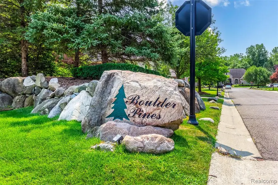32393 Maria, Livonia, MI 48152 - #3