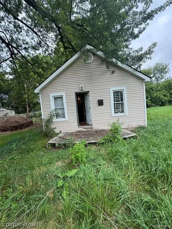 148 N Merrimac, Pontiac, MI 48340
