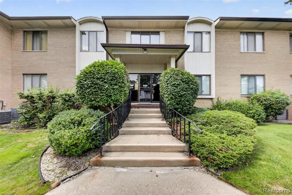 31915 W 14 Mile, Farmington Hills, MI 48334 - #1
