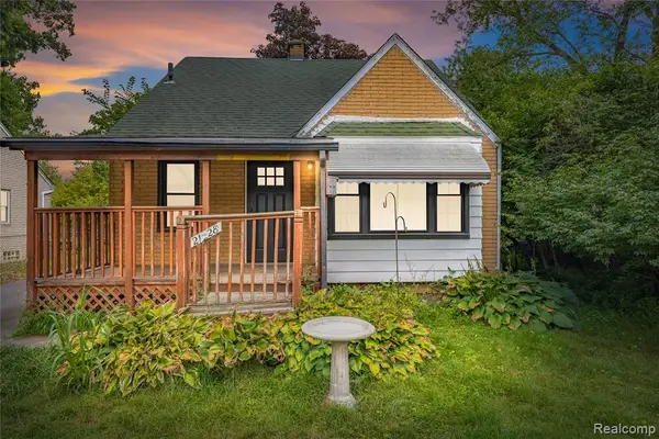 21328 Waldron, Farmington Hills, MI 48336