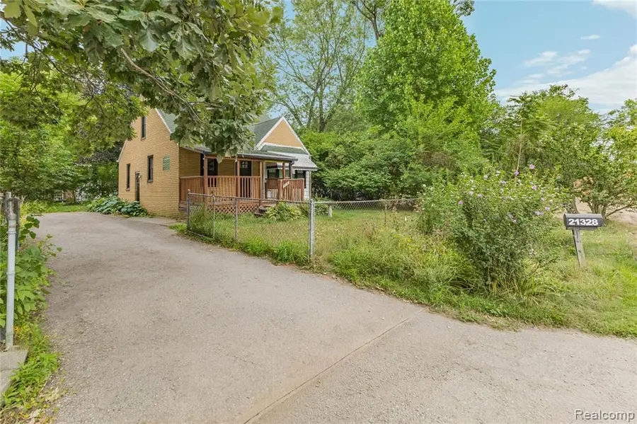 21328 Waldron, Farmington Hills, MI 48336 - #2