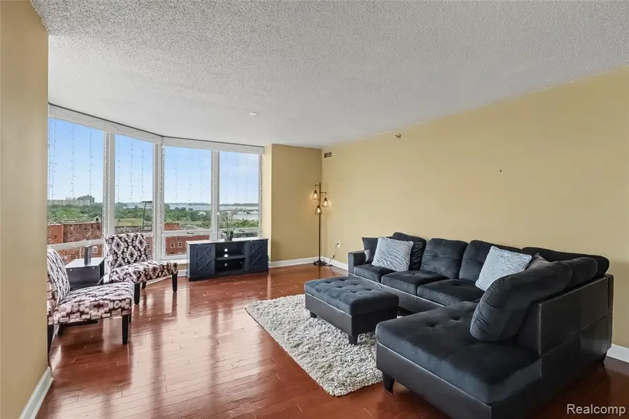 250 E Harbortown #1104, Detroit, MI 48207 - #3
