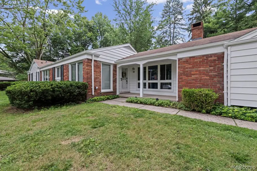 791 Robinhood, Bloomfield Hills, MI 48304 - #3