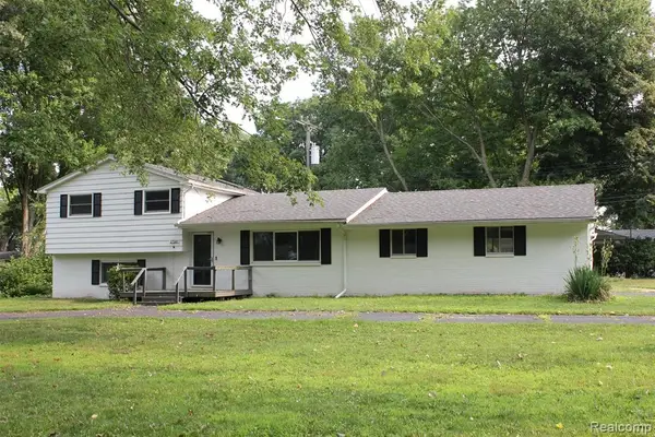 2720 Merelus, Waterford, MI 48329