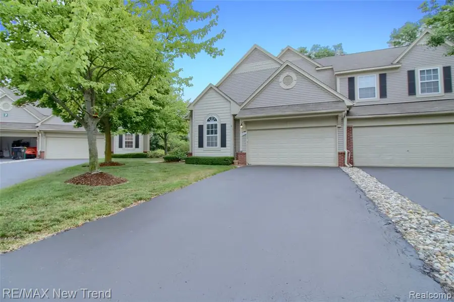38222 Saratoga, Farmington Hills, MI 48331 - #2