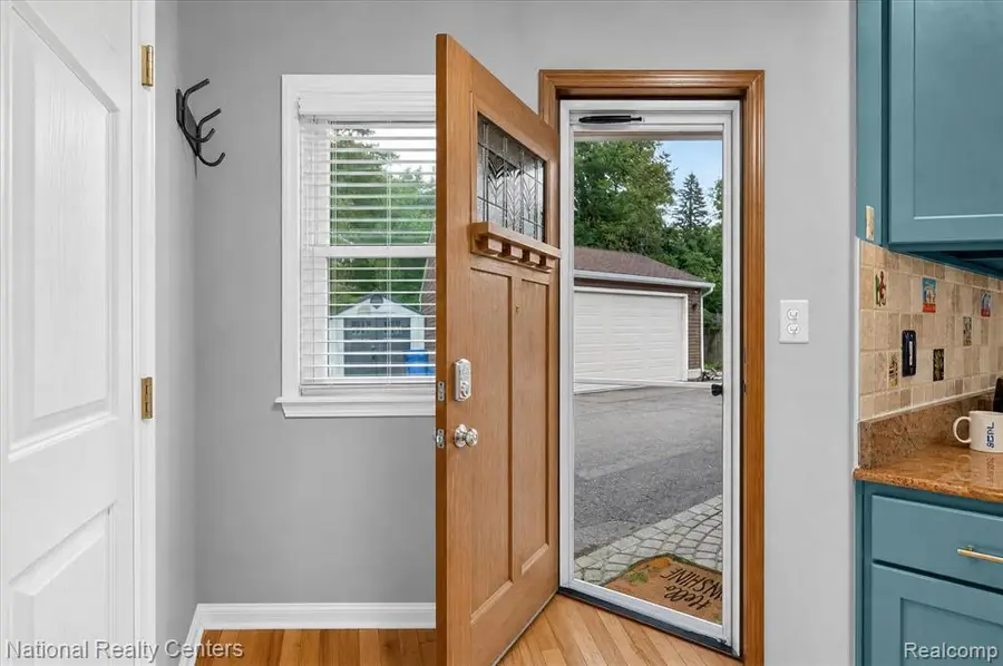 560 Black Oaks, Howell, MI 48843 - #3