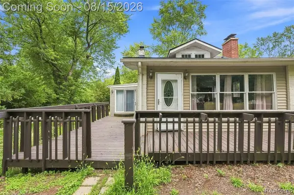 5607 Loveland, West Bloomfield, MI 48322