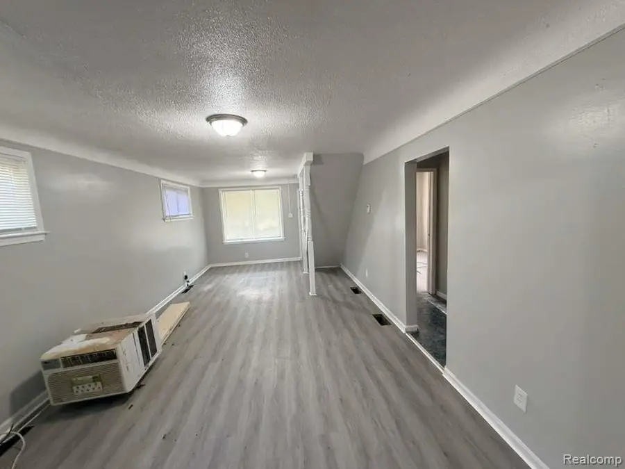 6390 Vaughan, Detroit, MI 48228 - #2