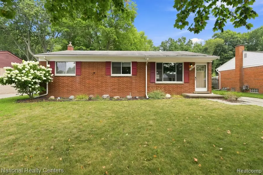 29032 Rayburn, Livonia, MI 48154 - #2
