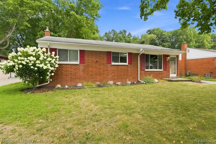 29032 Rayburn, Livonia, MI 48154 - #3