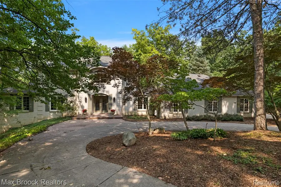 1574 Indianwood, Bloomfield Hills, MI 48302 - #2