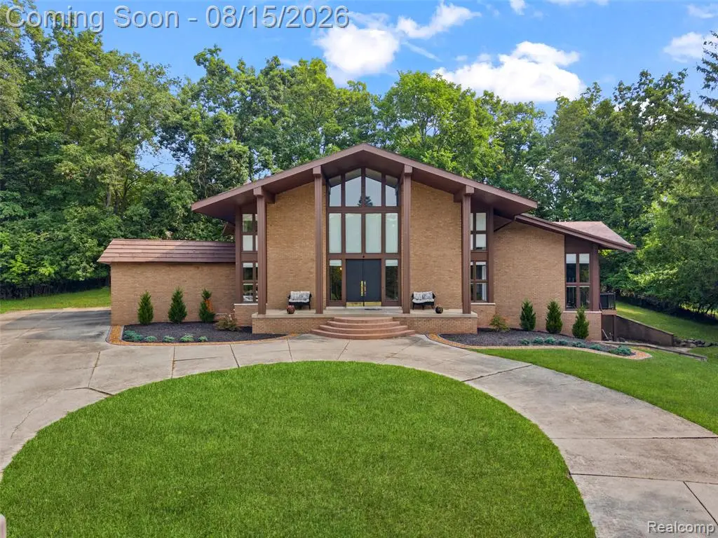4994 Lake Bluff Road, West Bloomfield, MI 48323 - #1